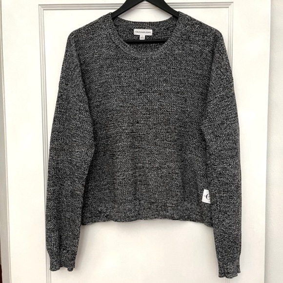 Calvin Klein oversized Heather Gray long crop sweater.  Crew neck Size Large - Picture 1 of 10